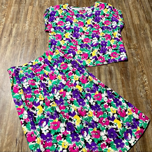 Vintage Floral 2 Piece Skirt Set - Picture 6 of 6